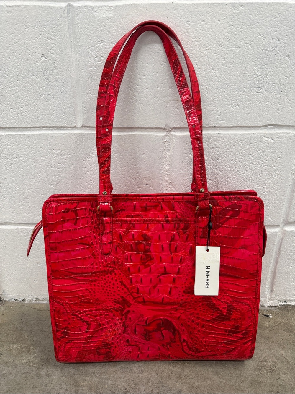 Brahmin Vibrant “Red Flare Melbourne” Croc-Embossed leather Shoulder - Picture 2 of 9